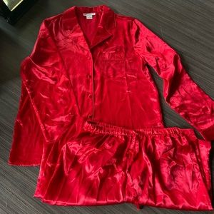 Ivy & Annabelle red 2 piece pajama